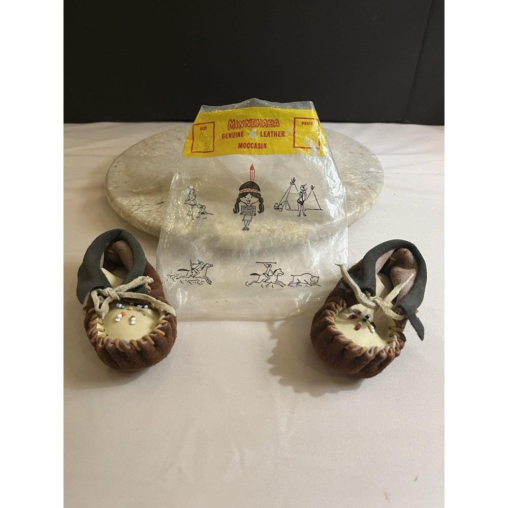 Vintage Genuine Leather Minnehaha Moccasins Size 2-3 Excellent Condition